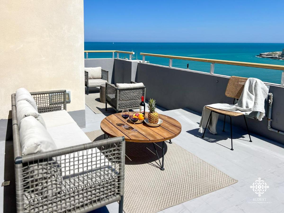 Апартаменты Infinito - Attico Sul Mare Вьесте Экстерьер фото