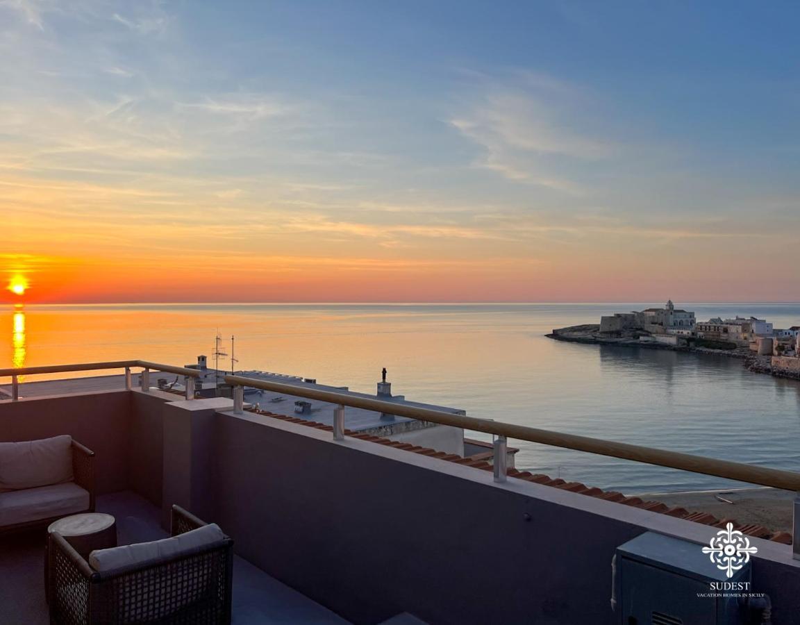 Апартаменты Infinito - Attico Sul Mare Вьесте Экстерьер фото