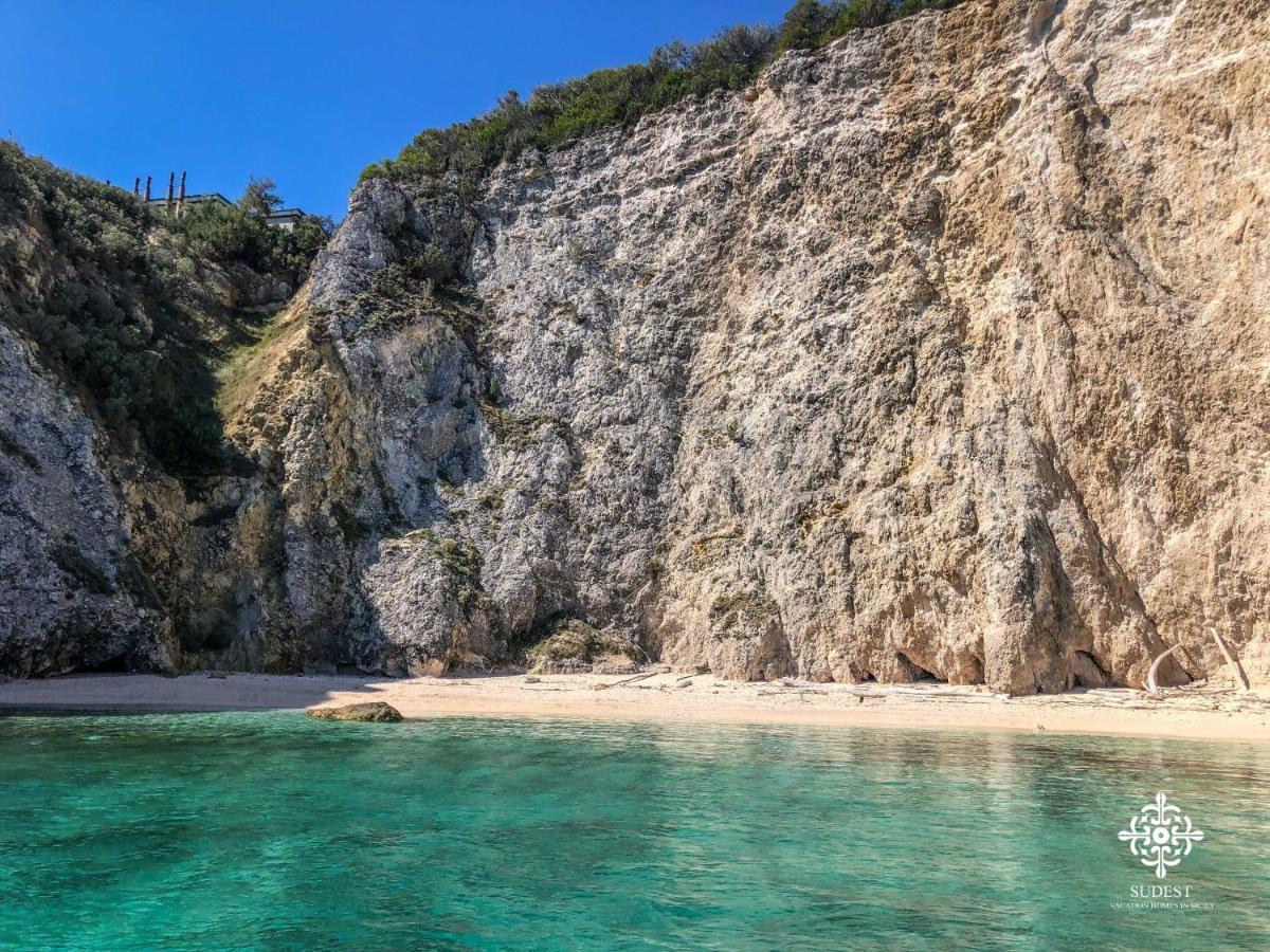 Апартаменты Infinito - Attico Sul Mare Вьесте Экстерьер фото