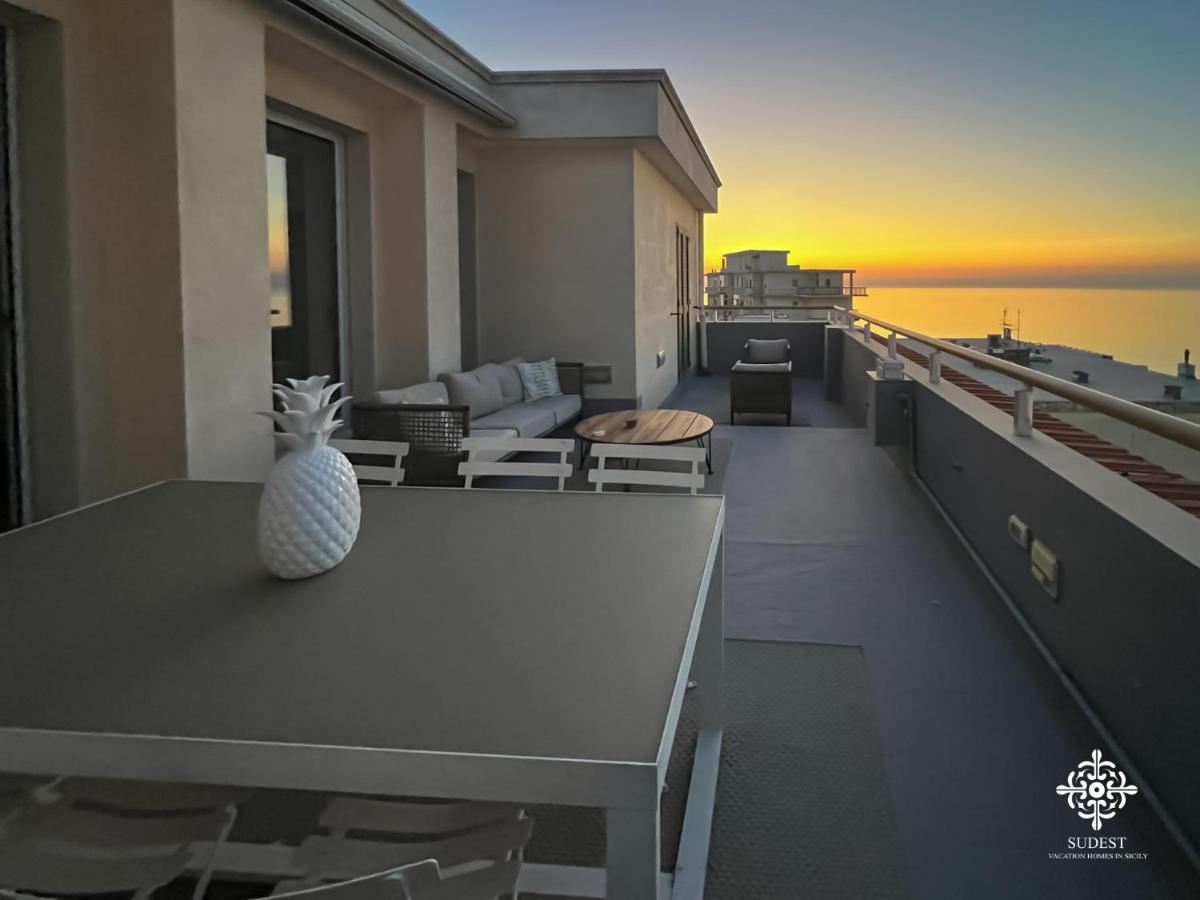 Апартаменты Infinito - Attico Sul Mare Вьесте Экстерьер фото